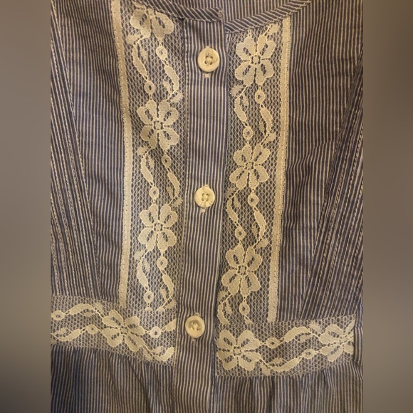 American Eagle Outfitters Blue & White Striped Top w/Short Cuffed sleeves - Picture 2 of 6